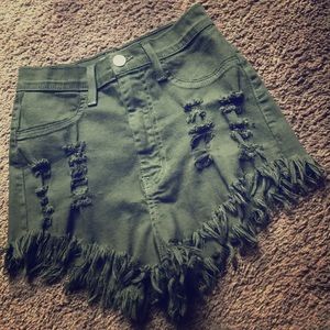 I  am selling winter things  and summer  things